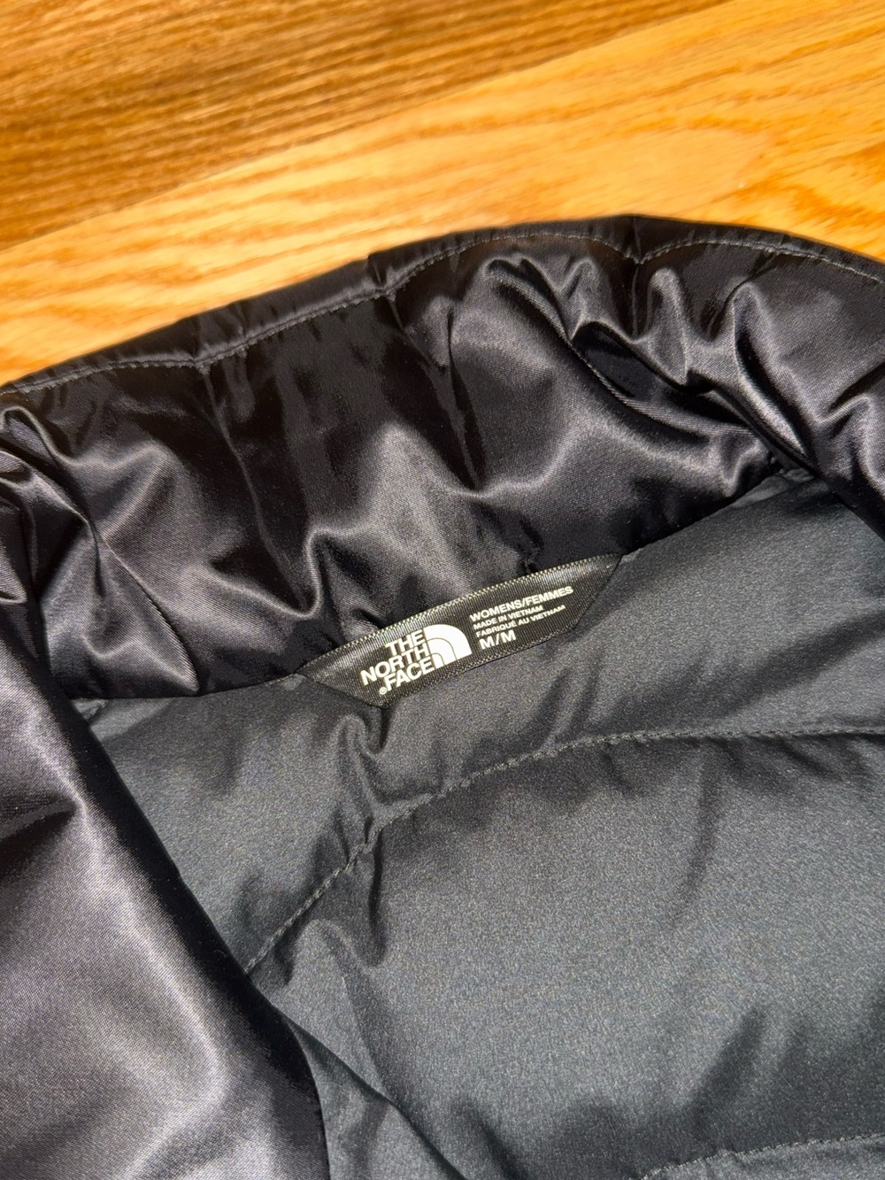The North Face Women’s Black Puffer Jacket - Picture 2 of 2